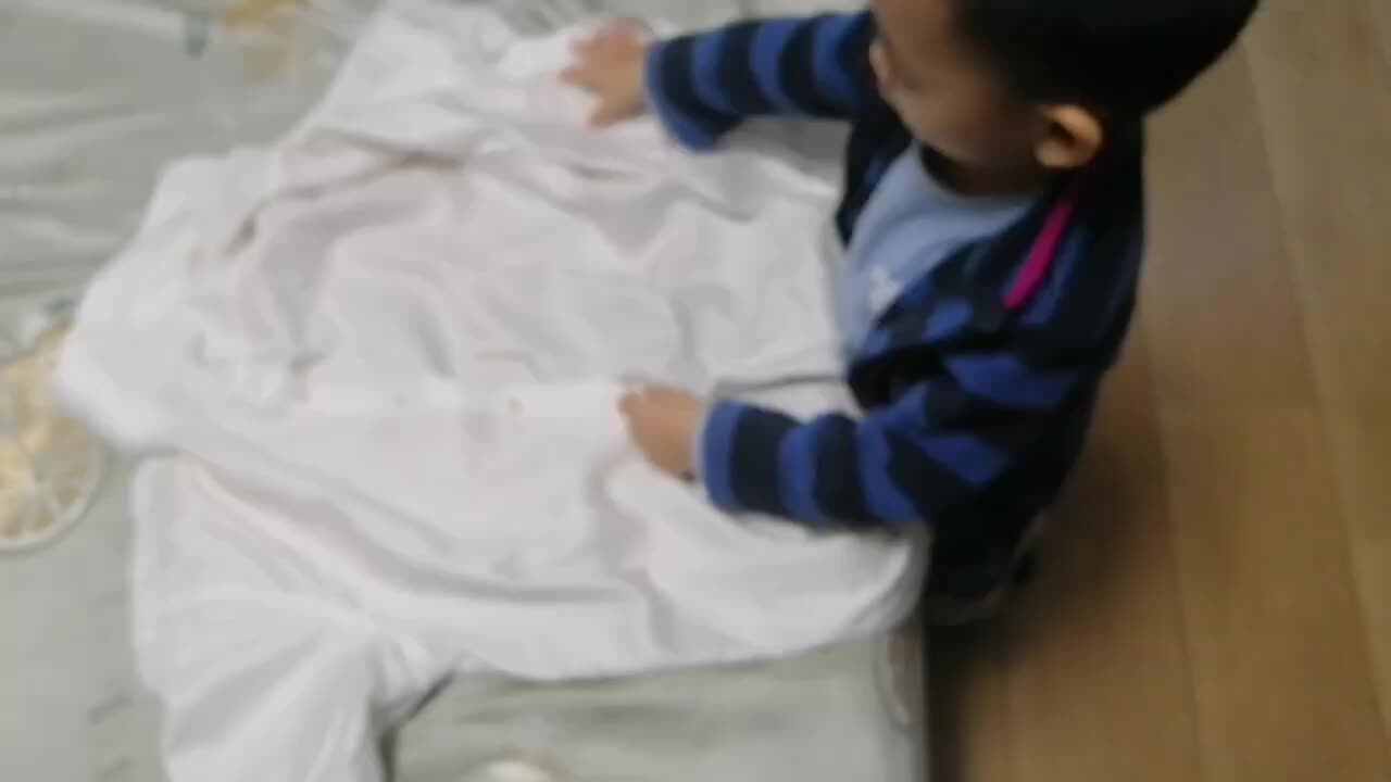 ⁣⁣中A班2024.10.31李柯佑叠衣服.mp4