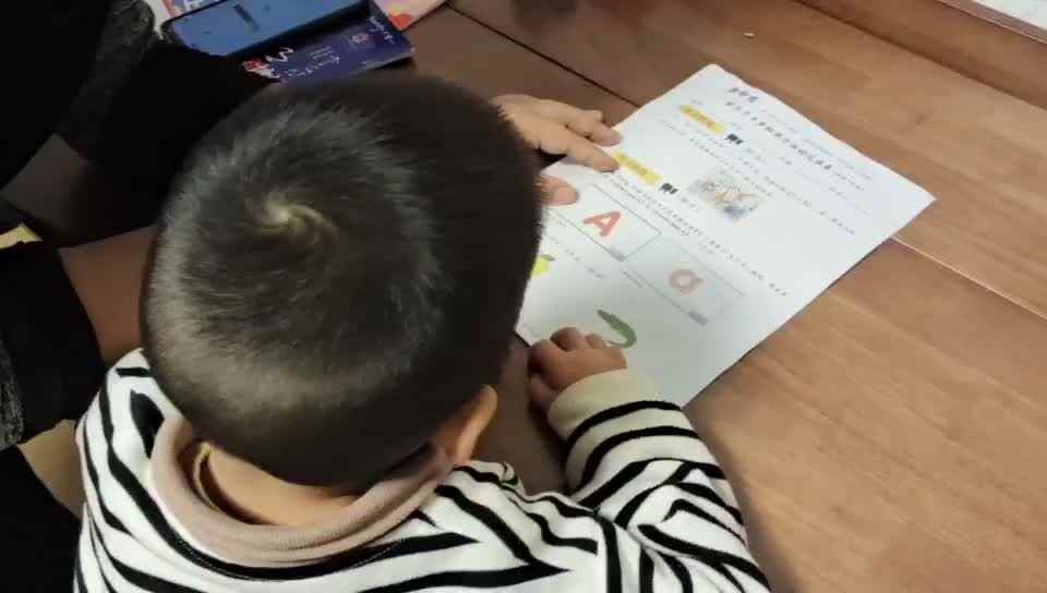 ⁣中A班2024.10.12李柯佑读单词.mp4