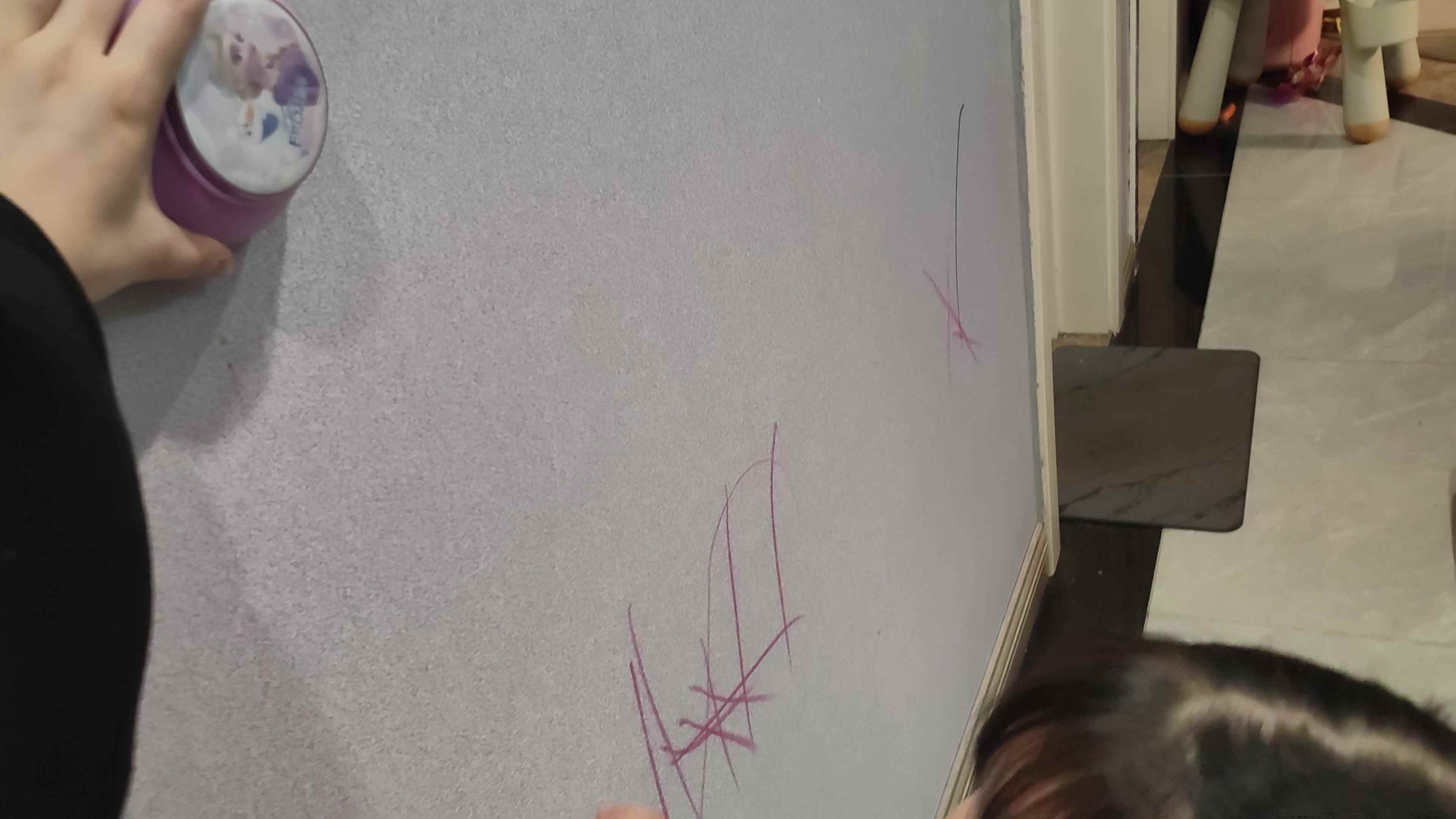 大B班 徐子伊  摸高跳