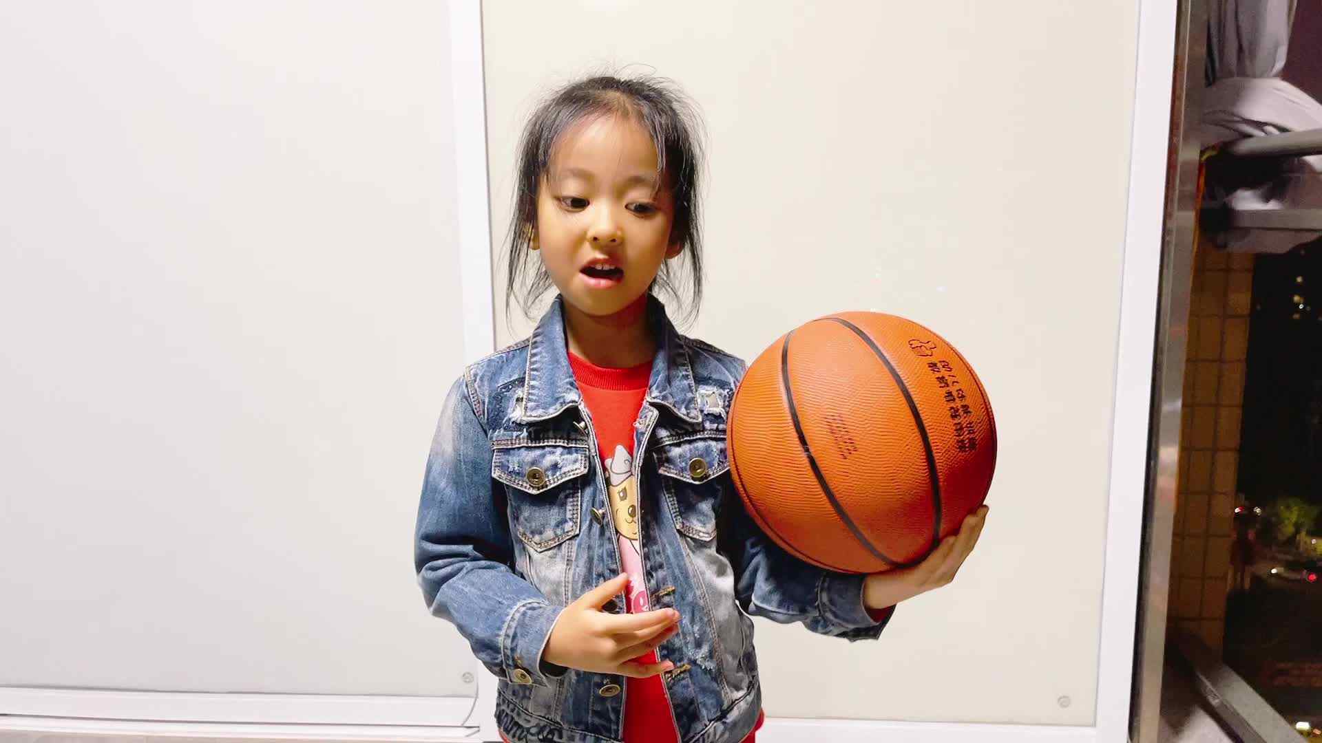 ⁣⁣2026级B班20241022吴晨希闯关练习-拍篮球.mp4