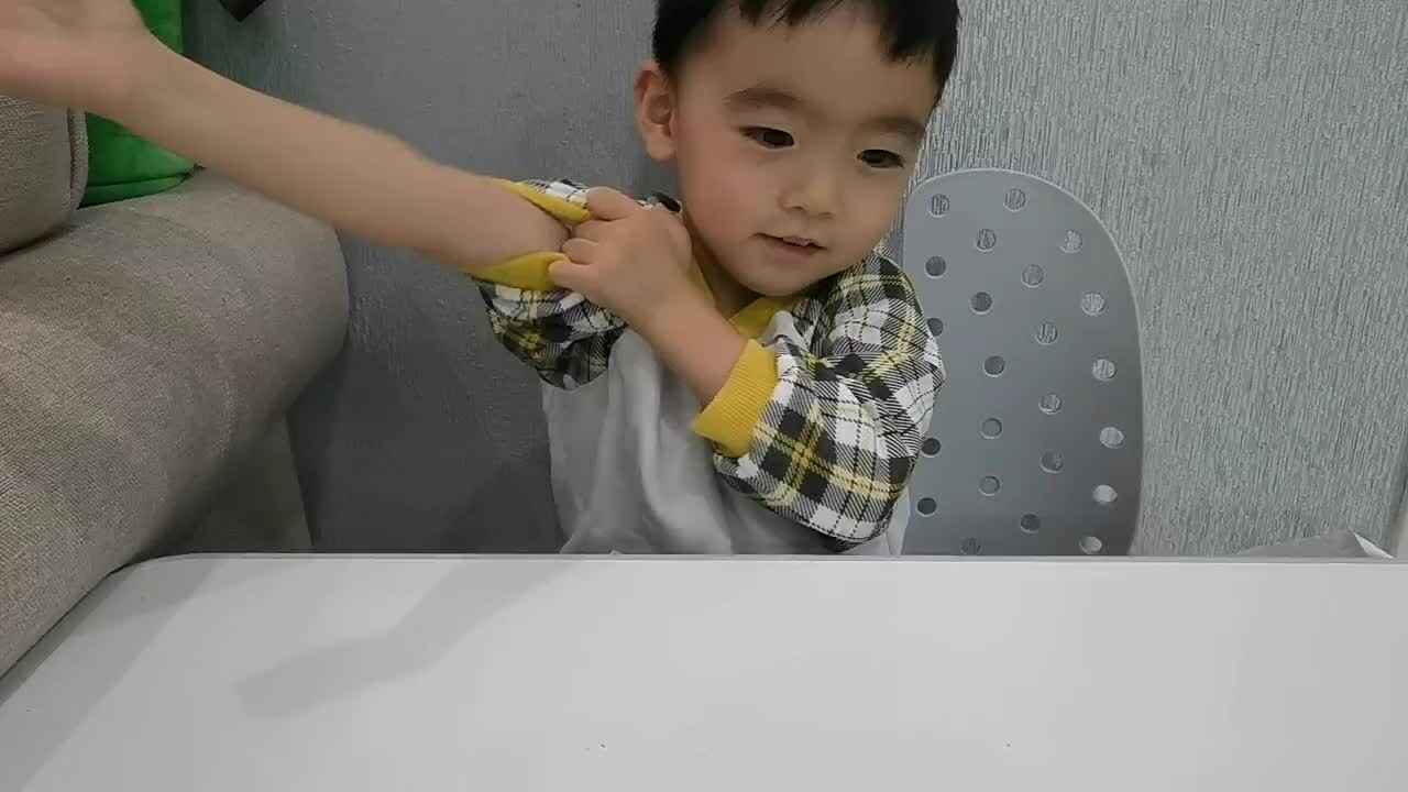 中A班蒋熠 2024.10.17 挽袖子.mp4