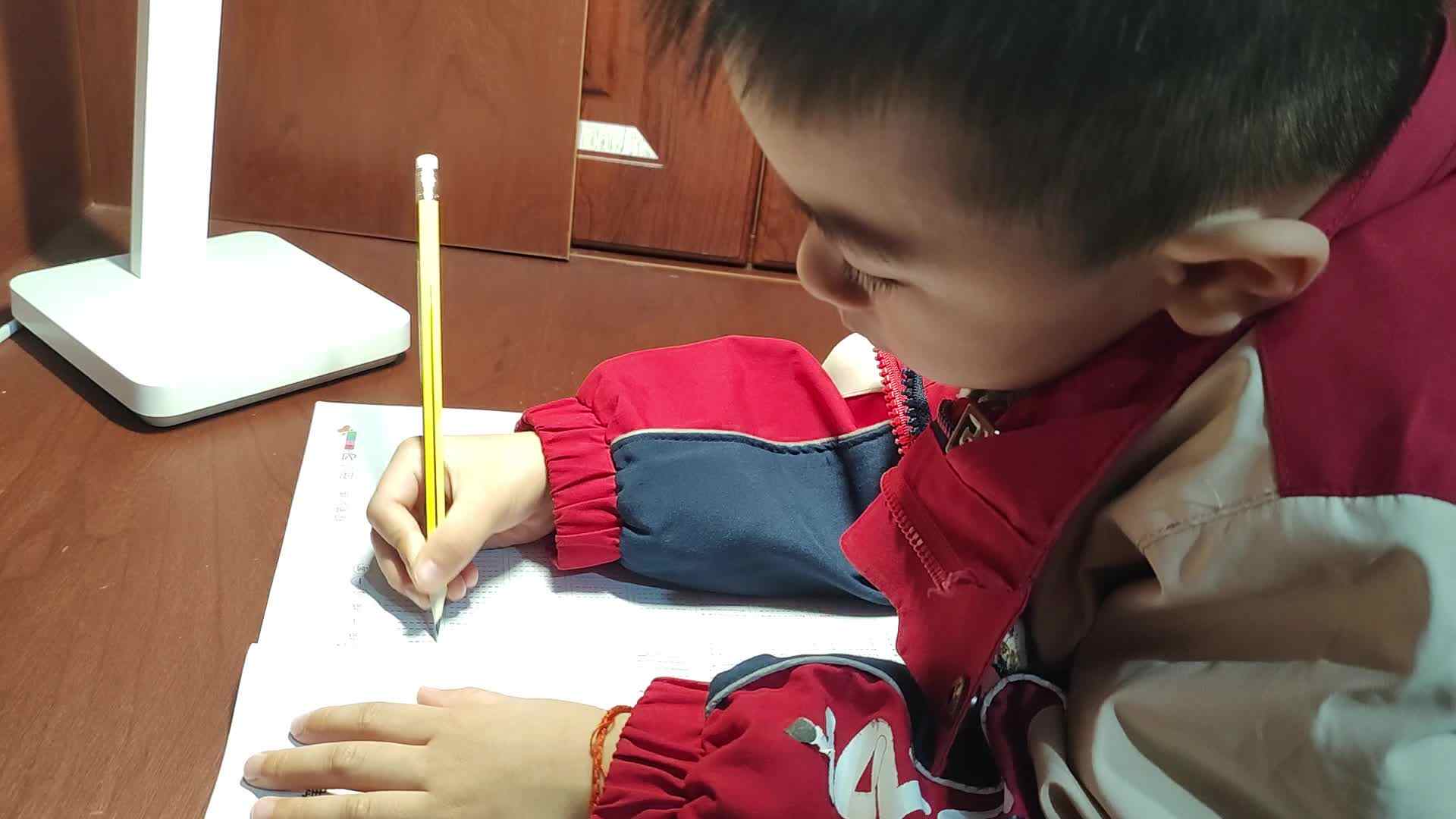 大b班刘倬宇控笔训练VID_20241011_212554.mp4