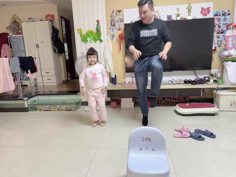 ⁣20241014 大 B 班舒琳芯高抬腿
