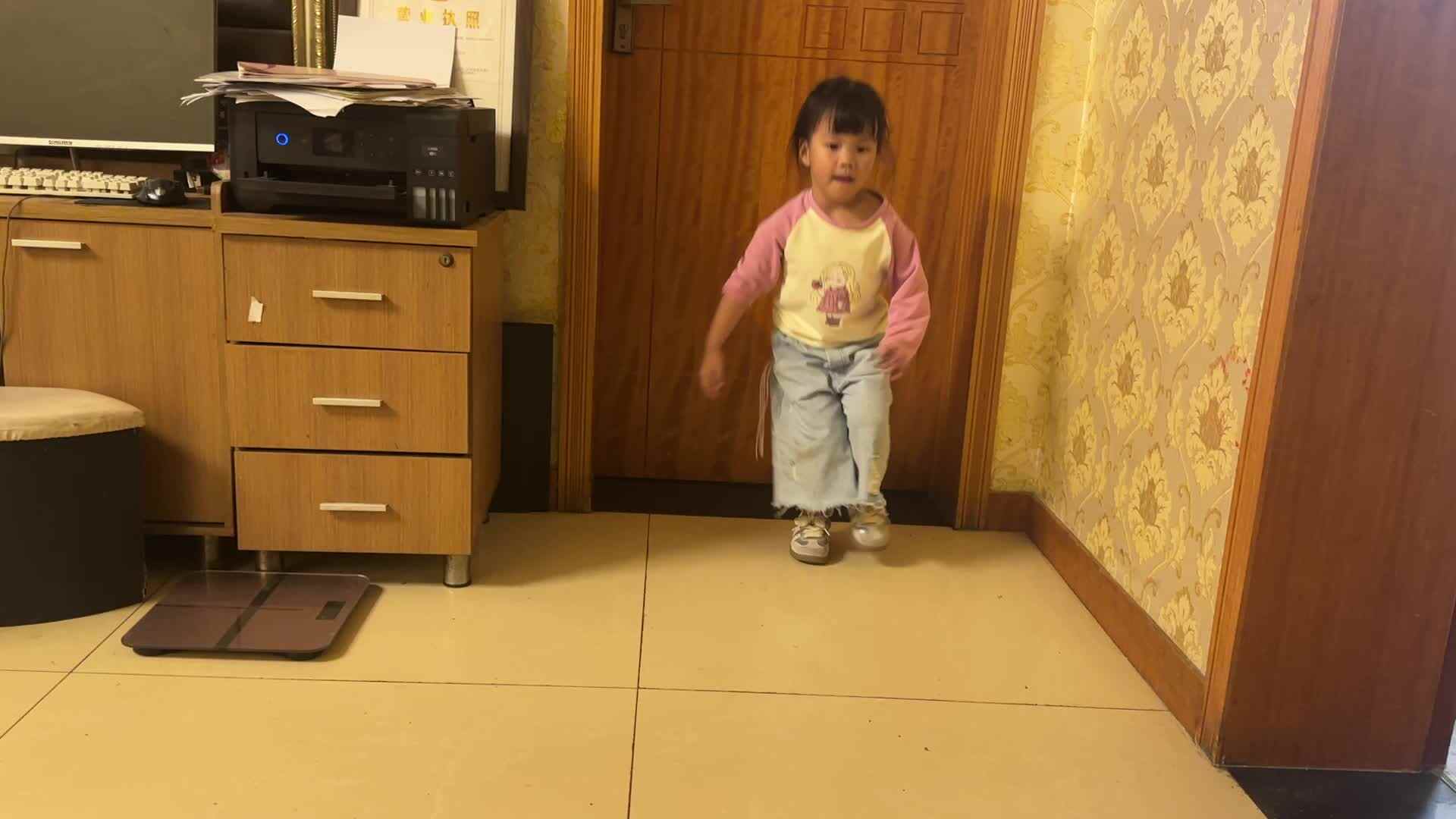 单脚跳