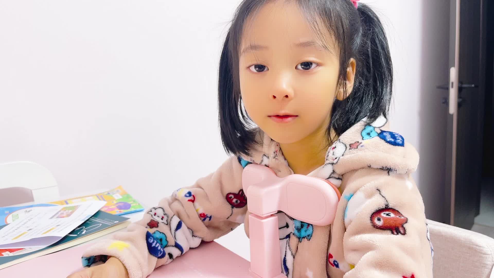 ⁣⁣⁣2026级B班20241018吴晨希闯关练习-鲨鱼英语《A sailor went to sea》.mp4