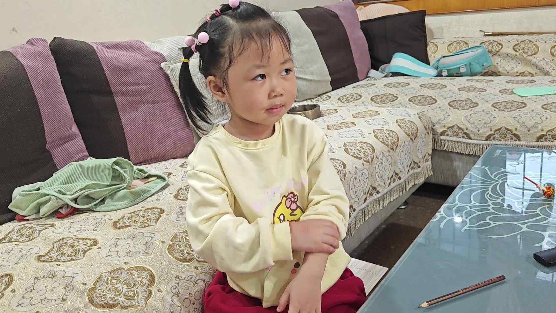 中A班2024.10.15张艺涵-撸袖子.mp4