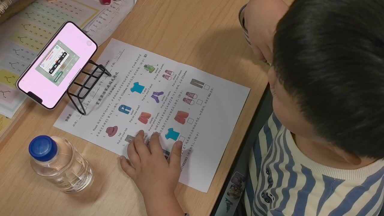 学A班兰梓瀚英语跟读.mp4