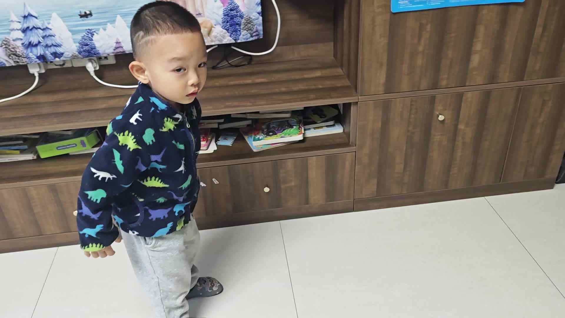 中A班2024.10.8李柯辰跳远.mp4