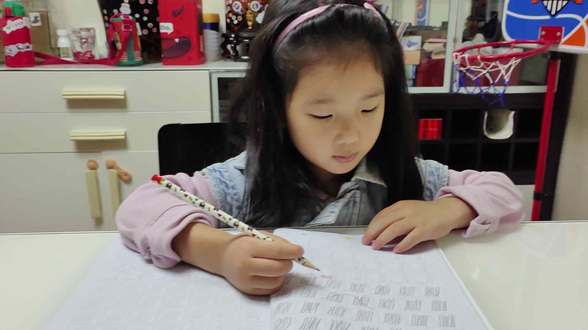 10月14日大B班宁汐言控笔训练