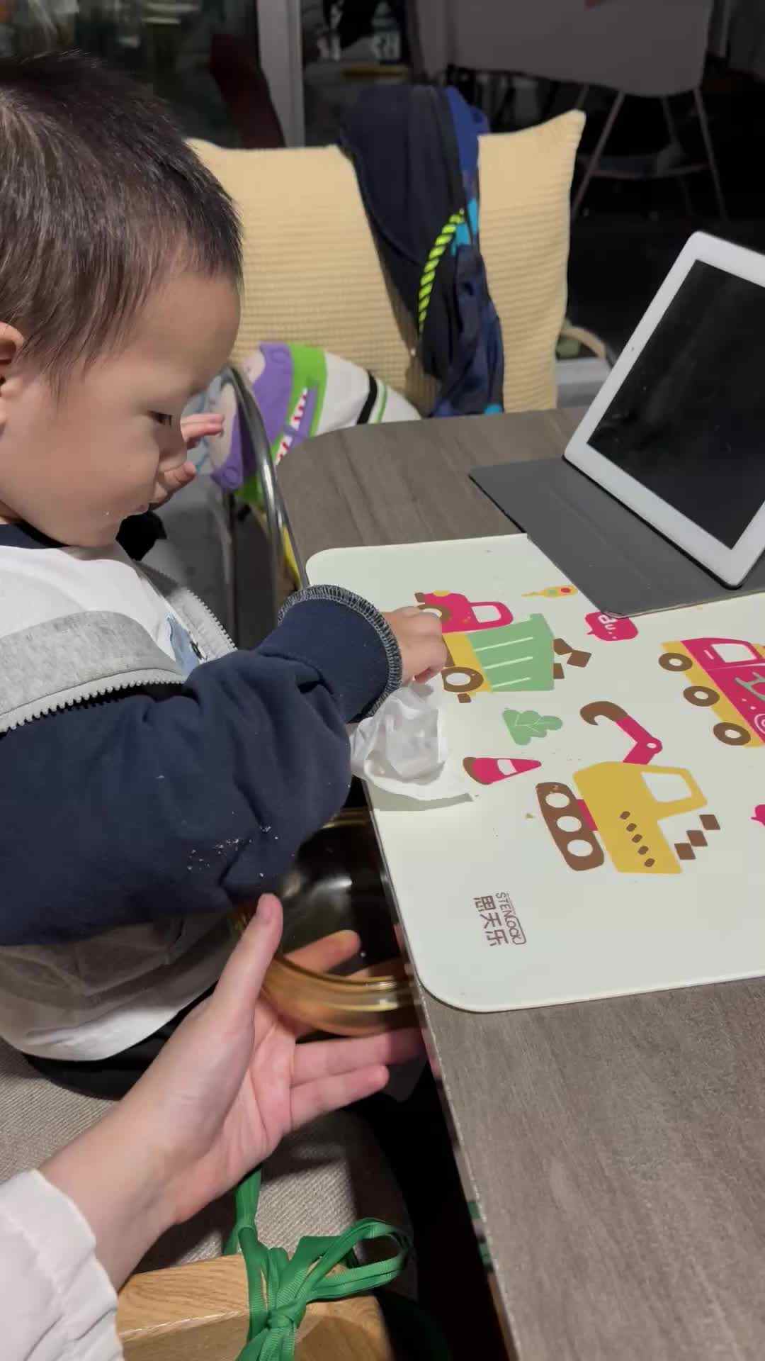 20241011实验小班刘雍洛生活