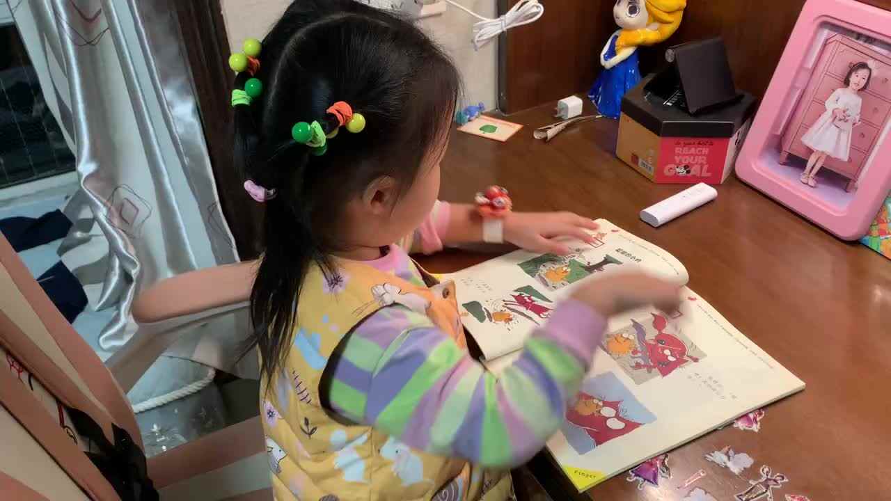10.31大A班赵欣奕讲故事聪明的小鸡