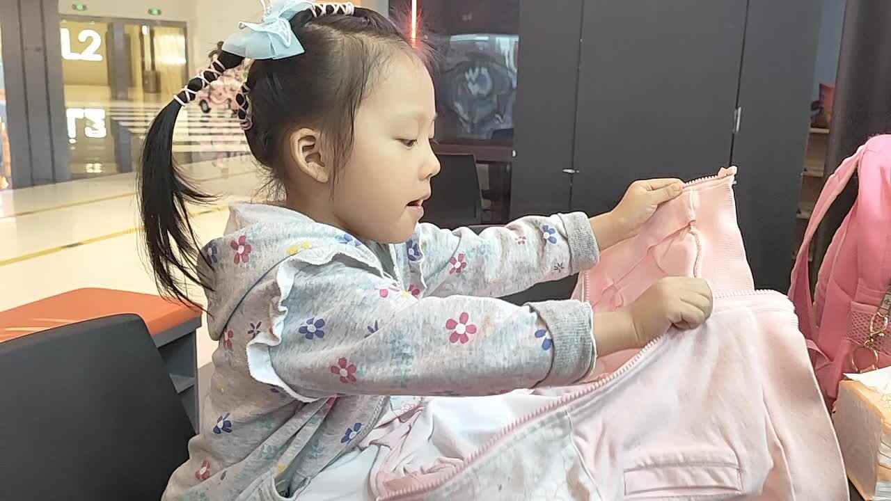 ⁣20241030陈灵兮闯关练习叠衣服