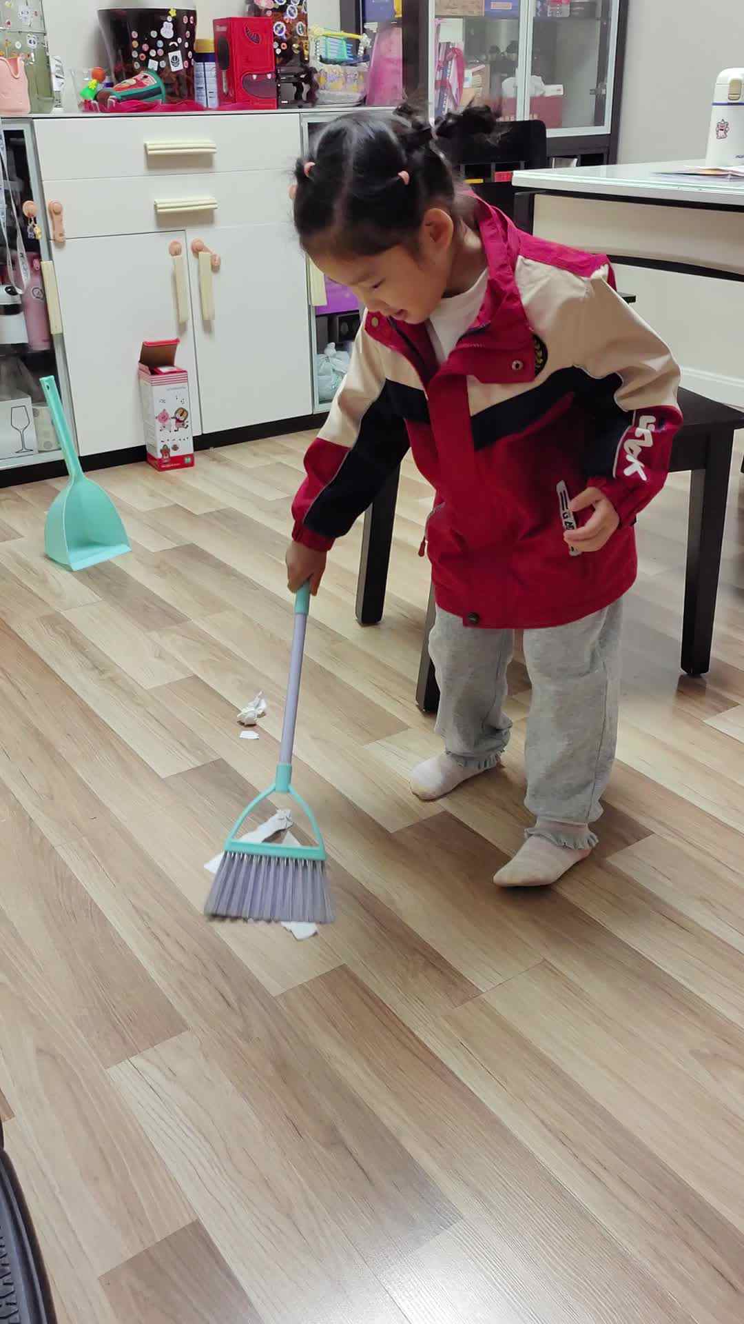 10月11日大B班宁汐言打扫卫生