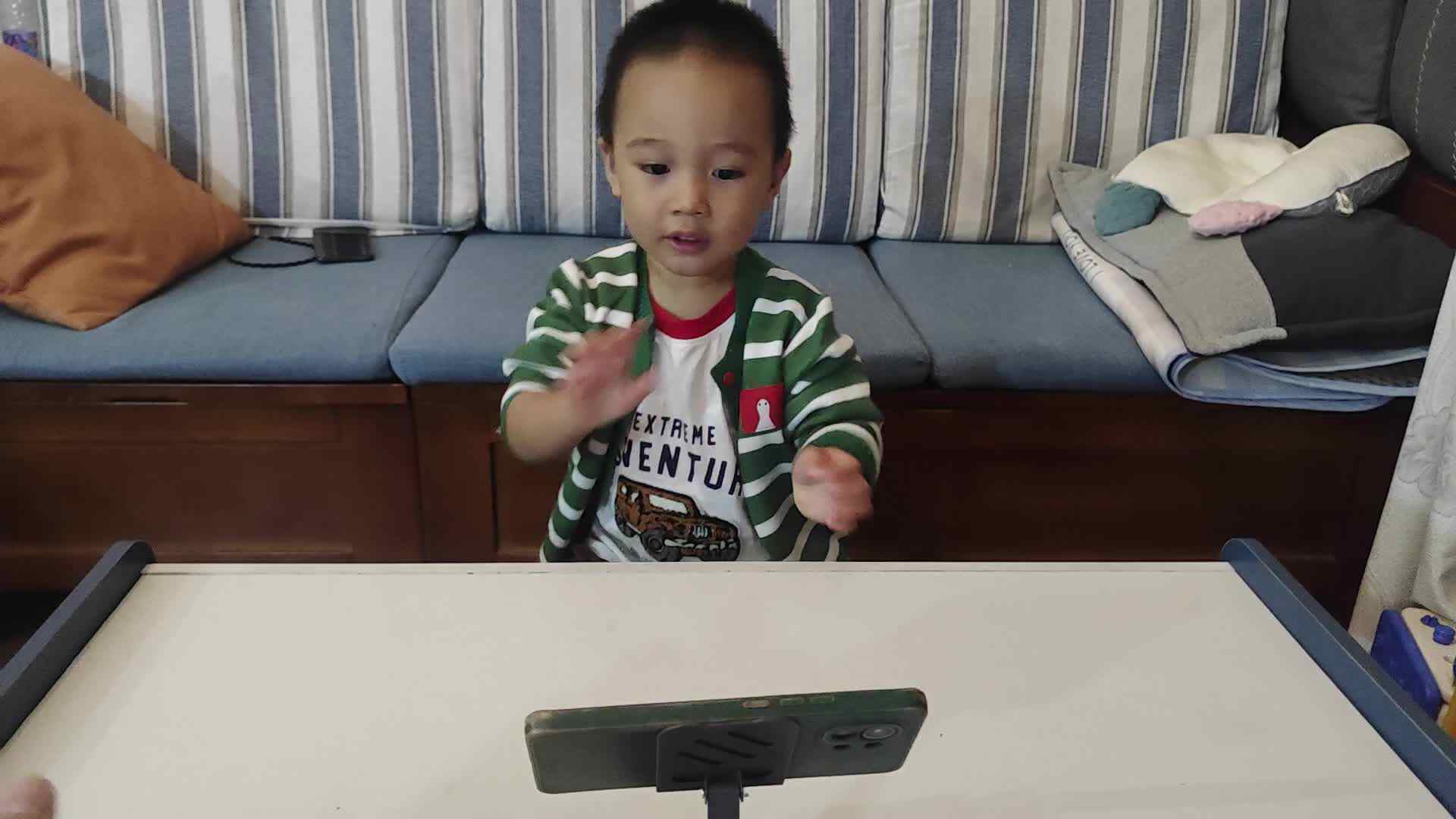 2024.10.13 鲨鱼闯关游戏