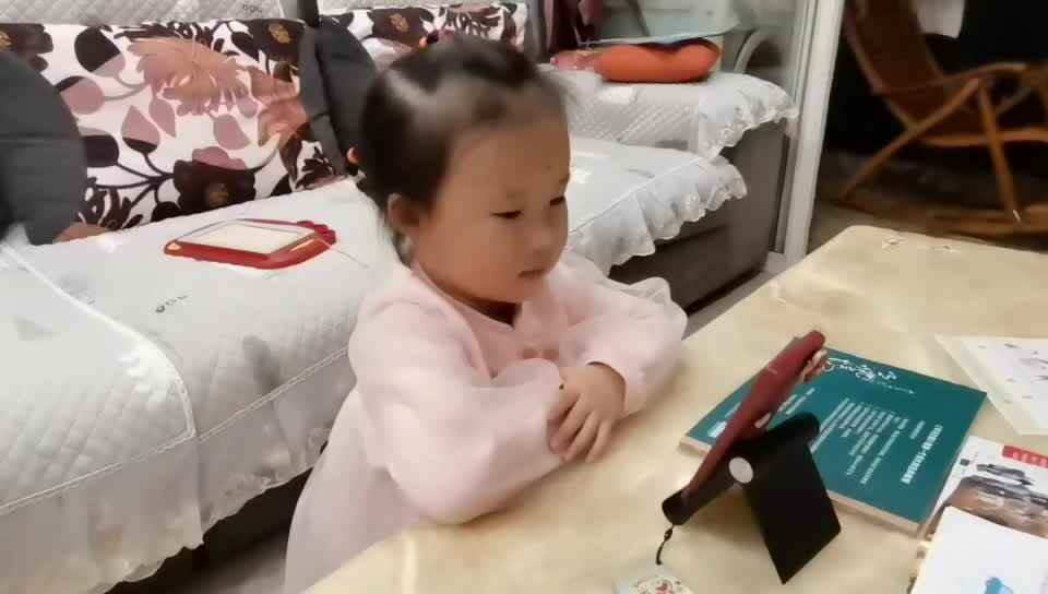 10.12大A班赵欣奕观看英语视频