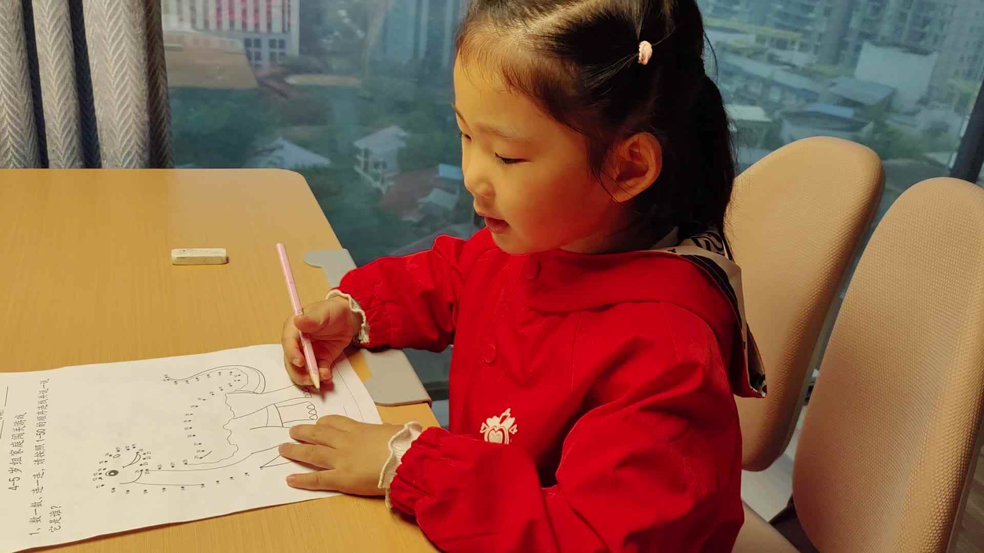⁣⁣⁣⁣⁣⁣⁣10月30日大B班宁汐言逻辑思维游戏