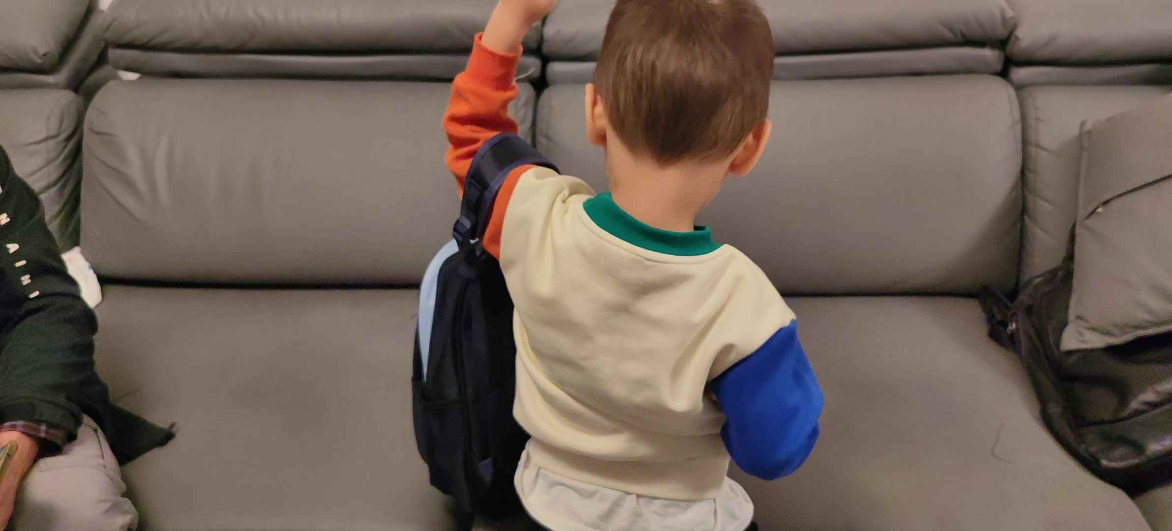 2024.10.20 自己背书包 刘逸一.mp4