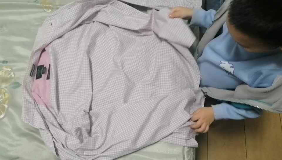 ⁣⁣⁣中A班2024.10.29李柯辰叠衣服.mp4