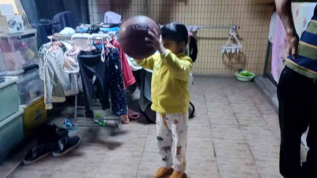 20241021大A于陈昱《拍篮球》.mp4