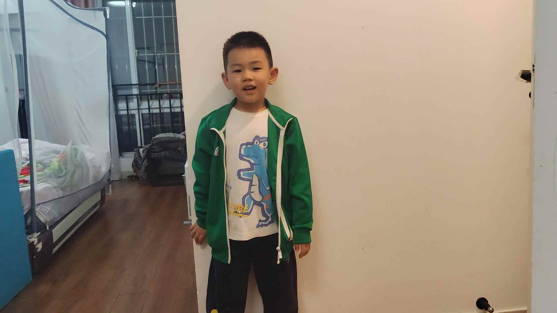 20241010大B李锦城跳高摸墙