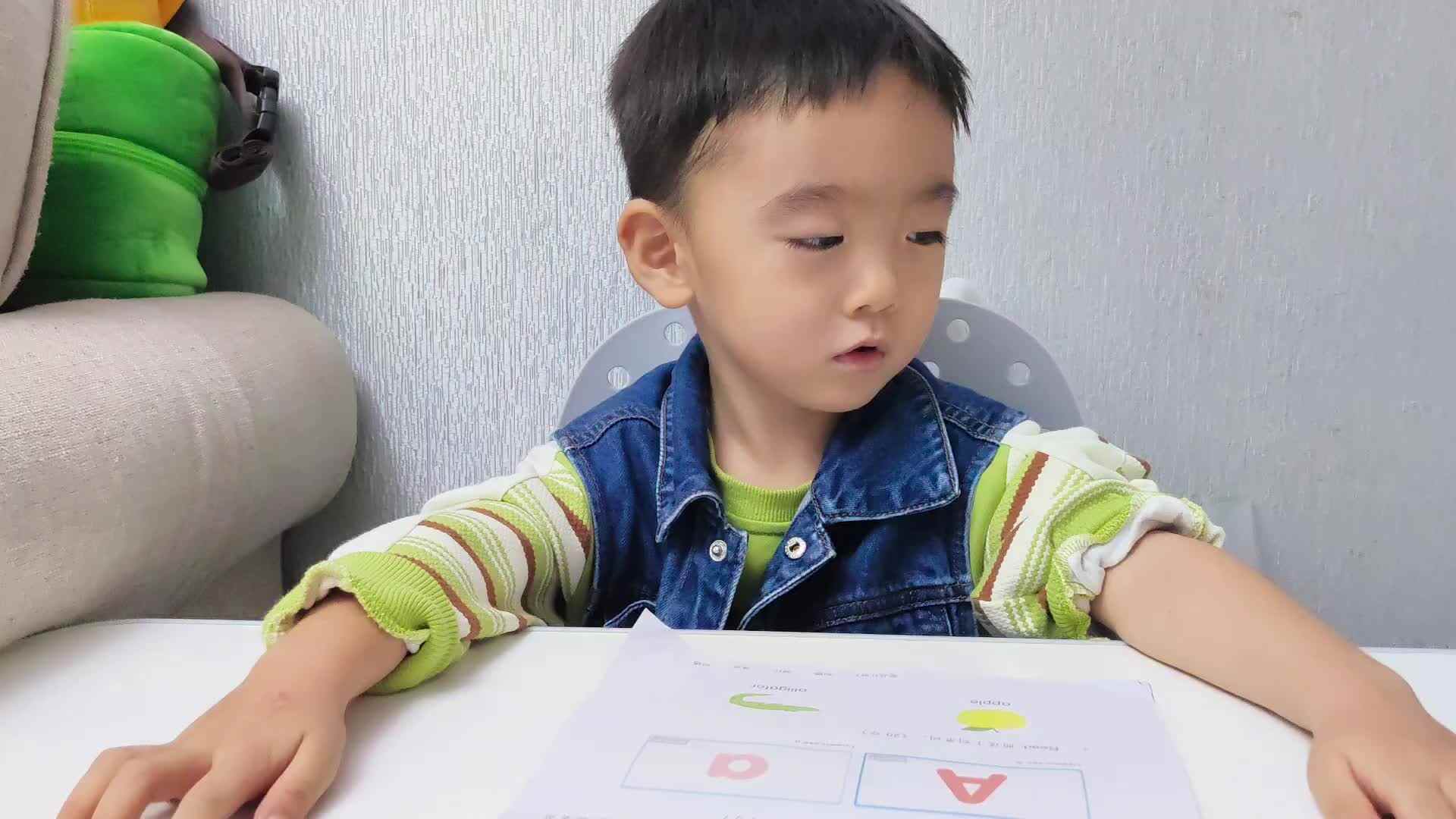 中A班蒋熠_2024.10.12_单词朗读mp4