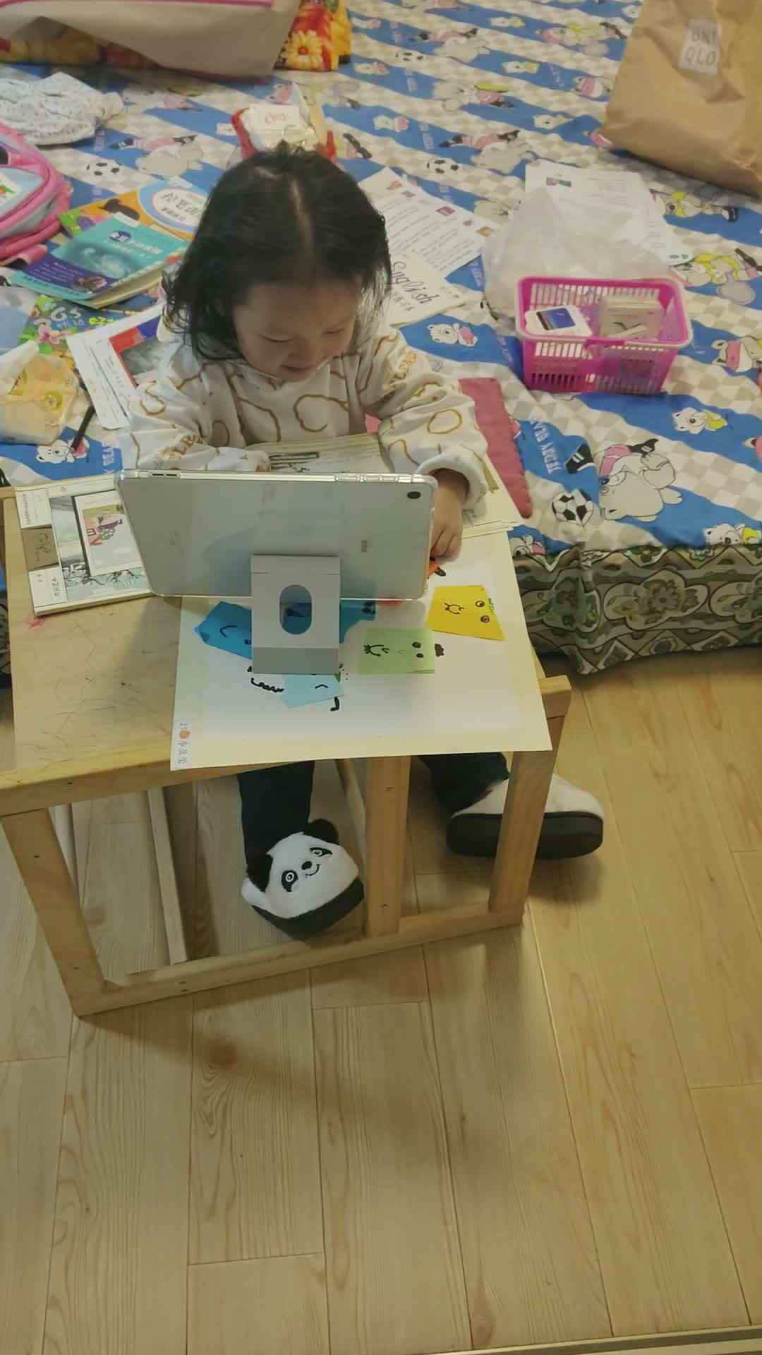 大A班李盈莹指读《稚子弄冰》