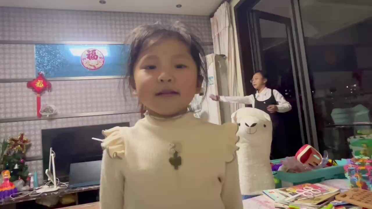 大B班李瑞溪古诗背诵.MOV
