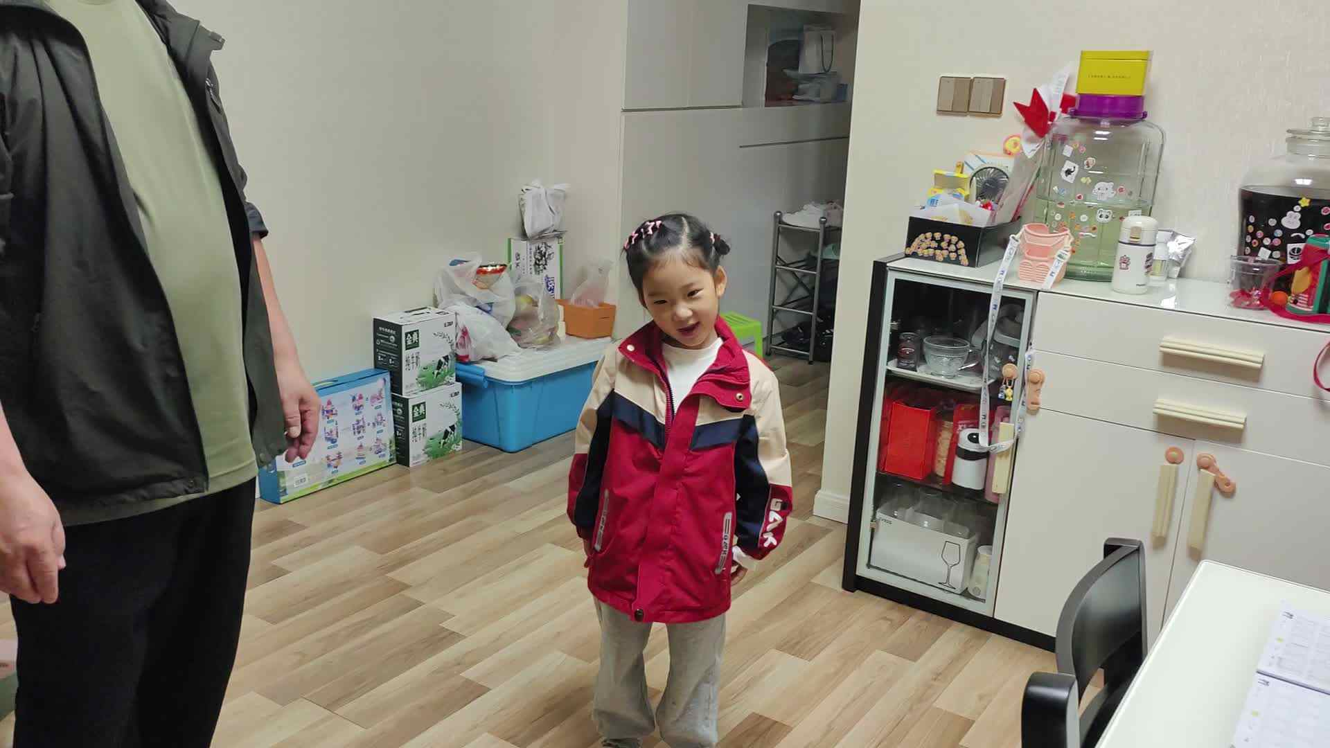 10月11日大B班宁汐言摸高跳练习