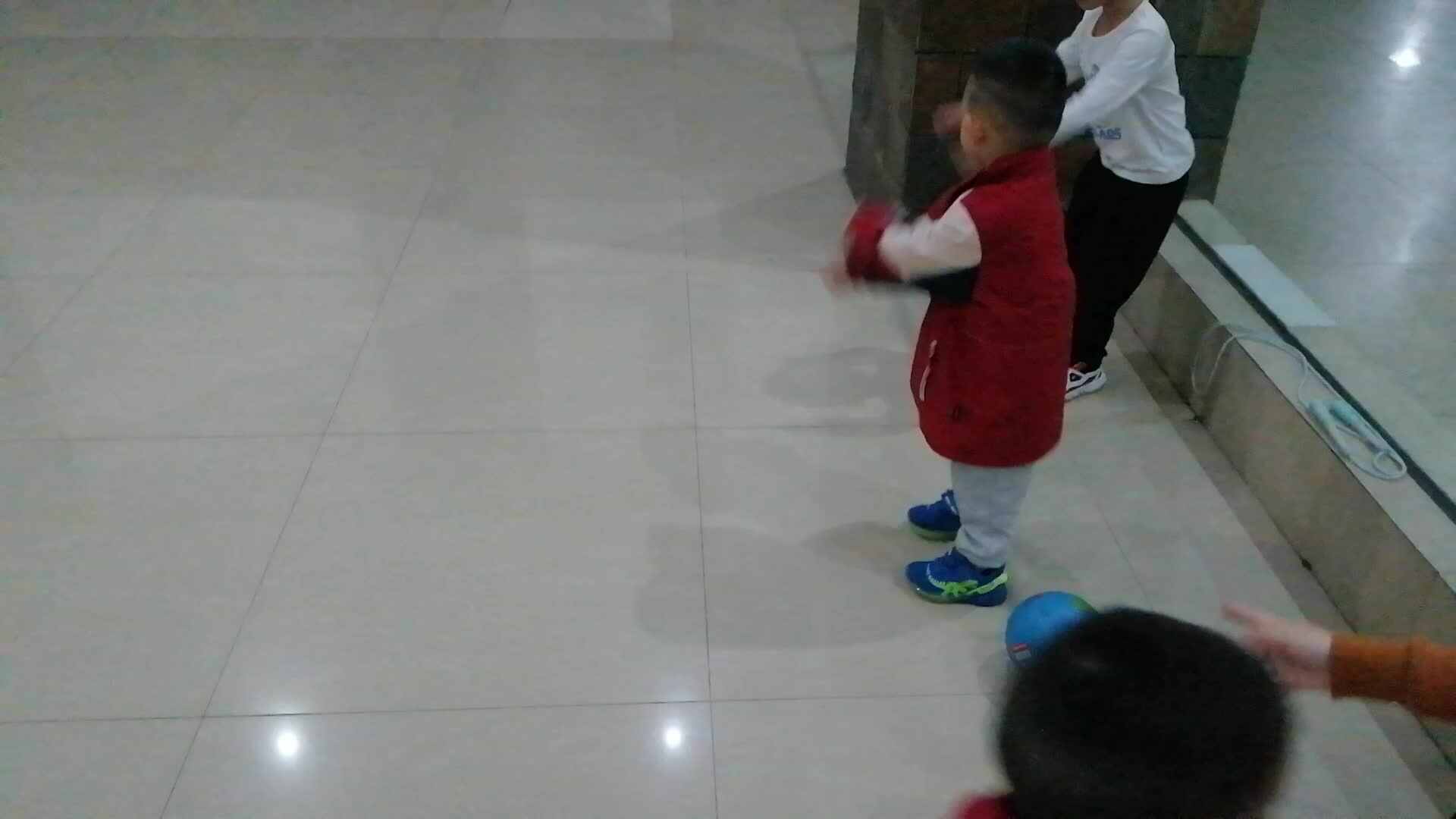 中A班2024.10.11李柯辰李柯佑跳远.mp4