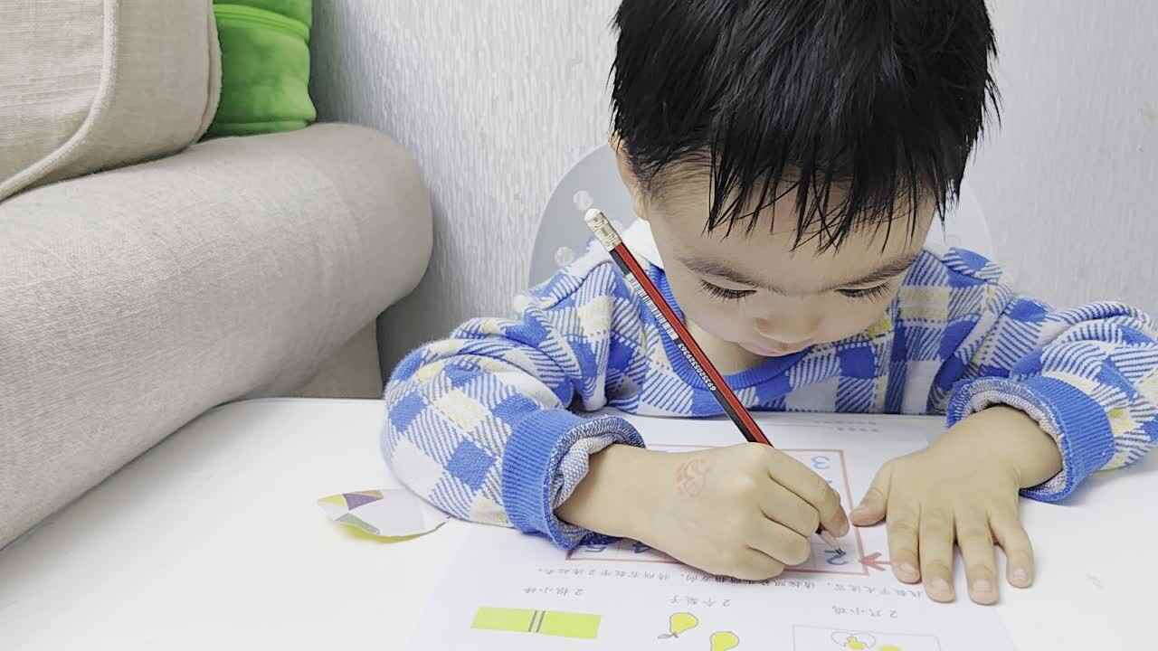 中A班蒋熠_2024 10 25_认识数字2.mp4