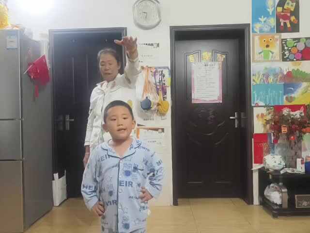 20241008大B班赵芃栎练习摸高跳