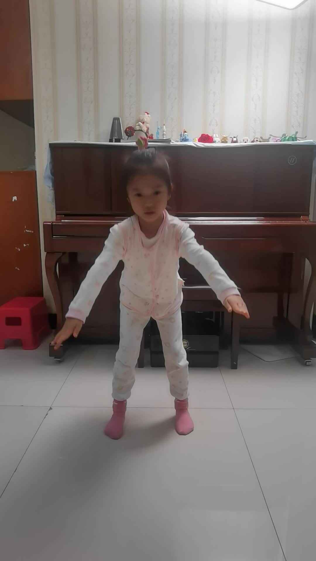 VID_20241010_体能—深蹲起.mp4