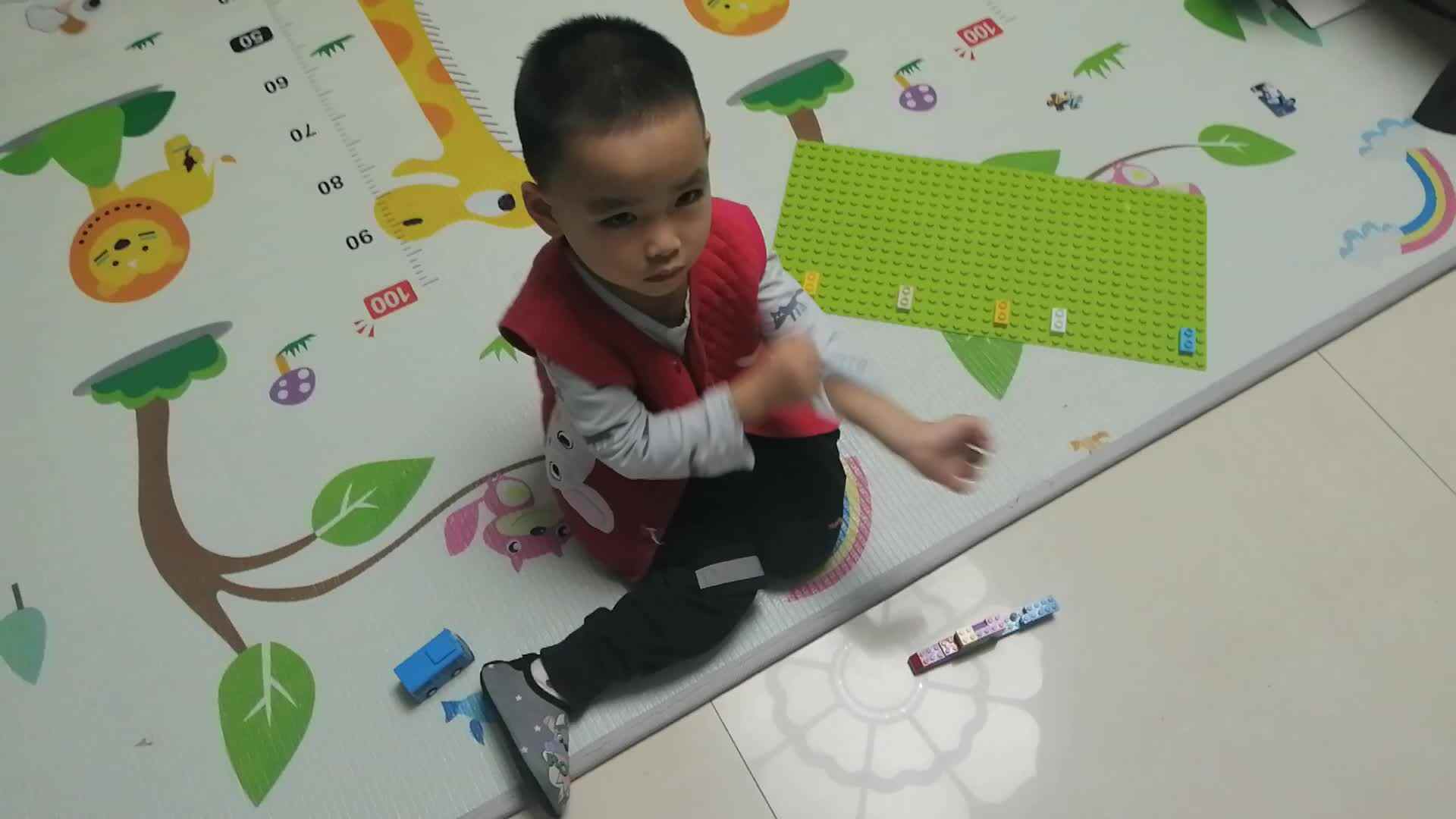 中A班2024.10.16李柯佑挽袖子.mp4