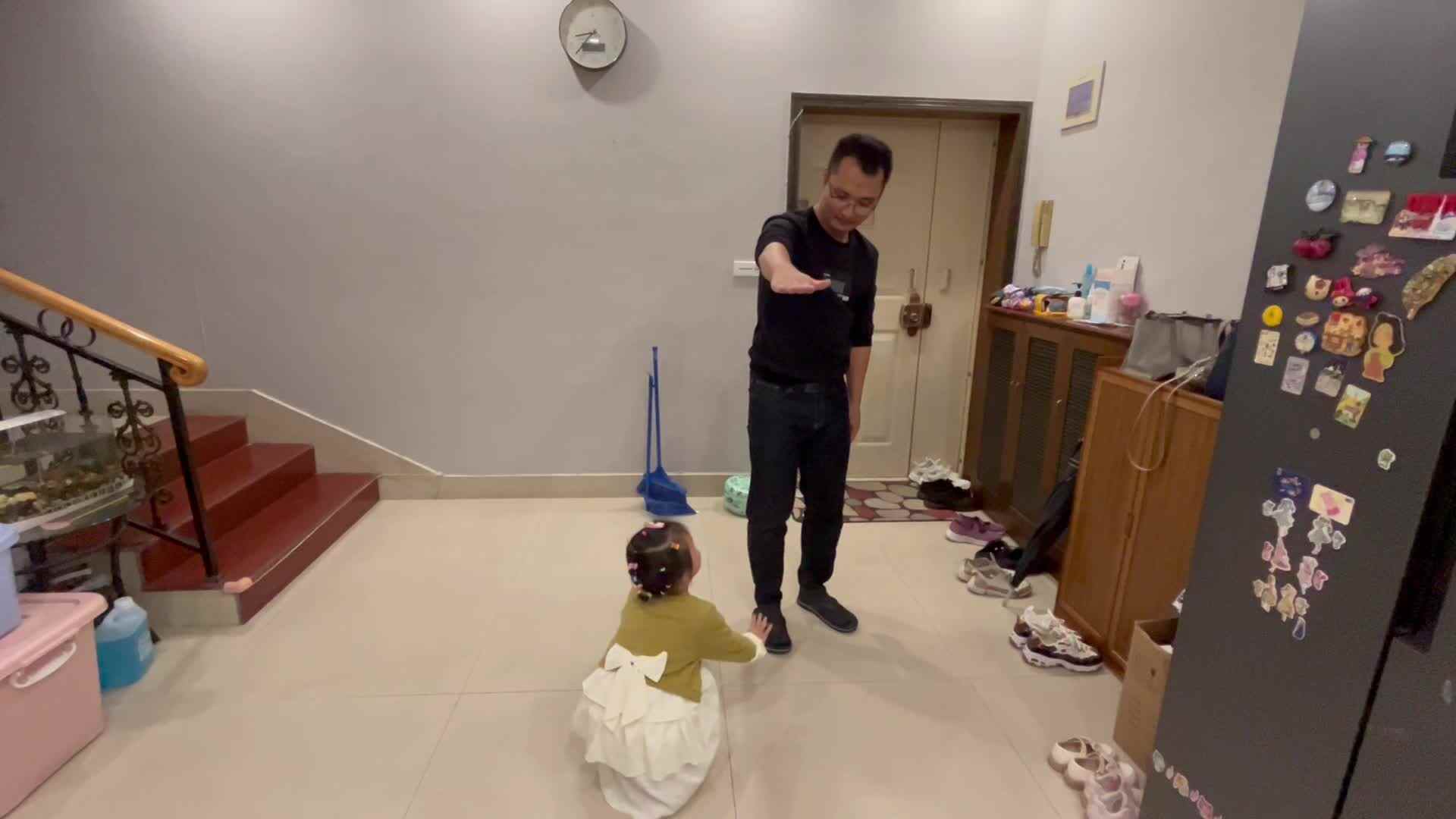 10.8大A班赵欣奕摸高跳