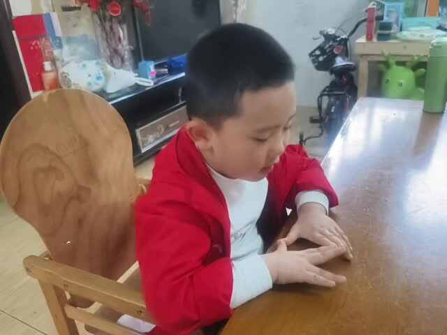 20241013大B班赵芃栎玩词语接龙