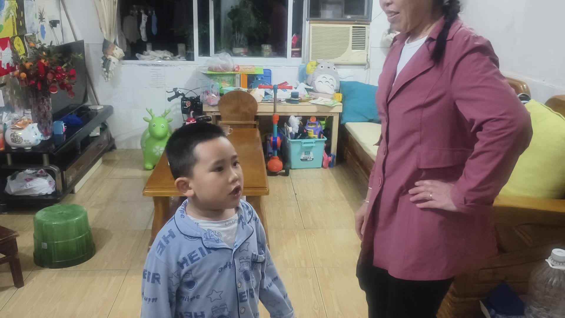 ⁣⁣⁣20241011大B班赵芃栎练习摸高跳