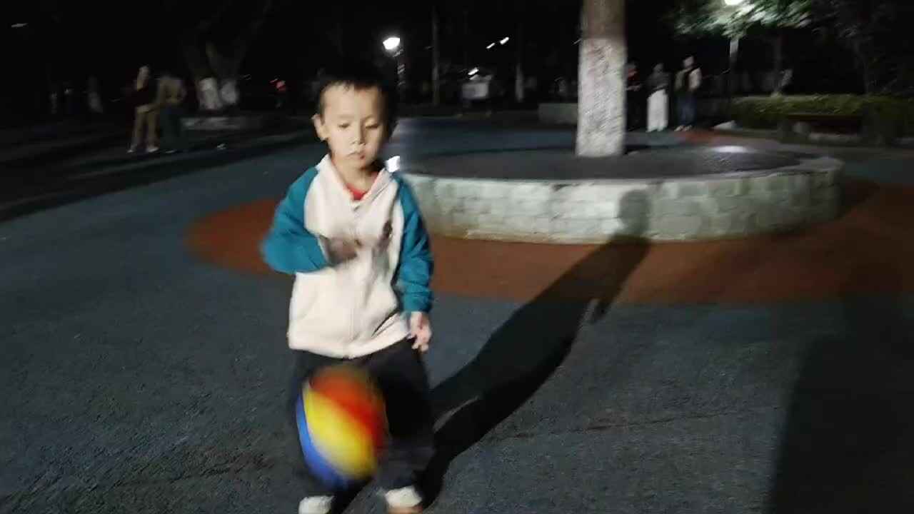⁣2024.10.24大B班王千与【拍打皮球】