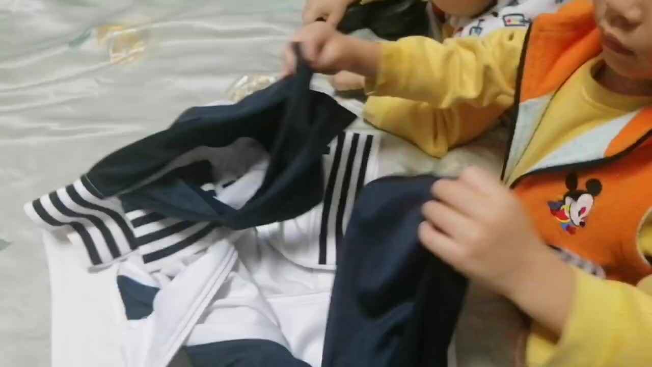 ⁣中A班2024.10.28李柯辰叠衣服.mp4