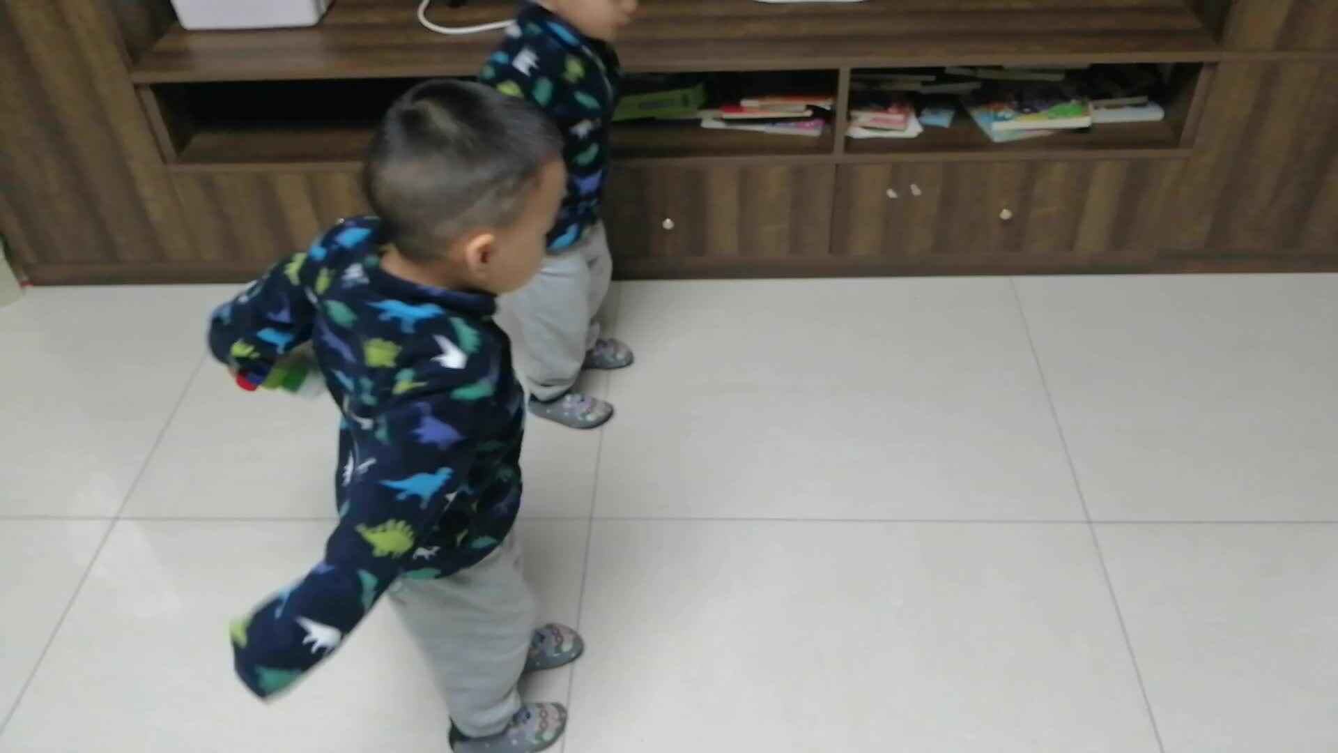 中A班2024.10.8李柯佑跳远.mp4