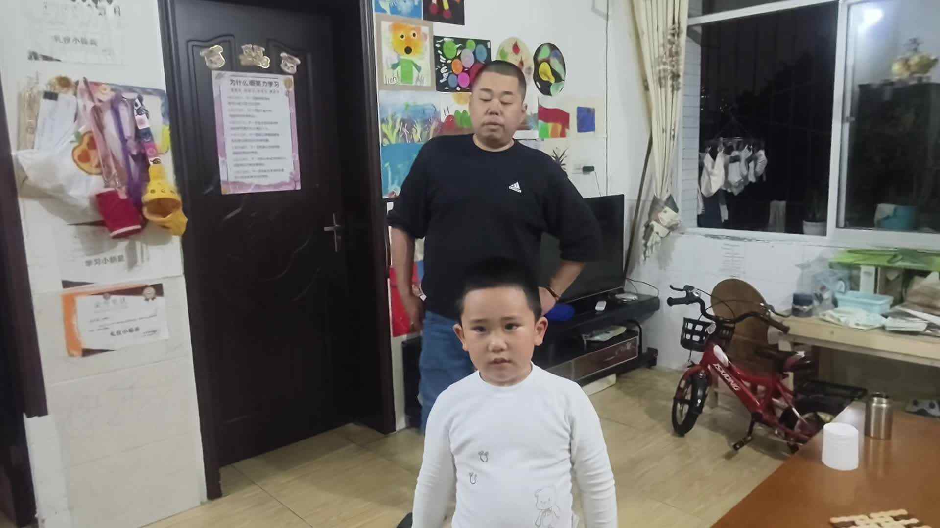 20241013大B班赵芃栎练习摸高跳