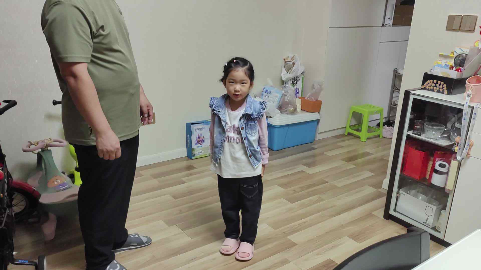 10月9日大B班宁汐言摸高跳练习