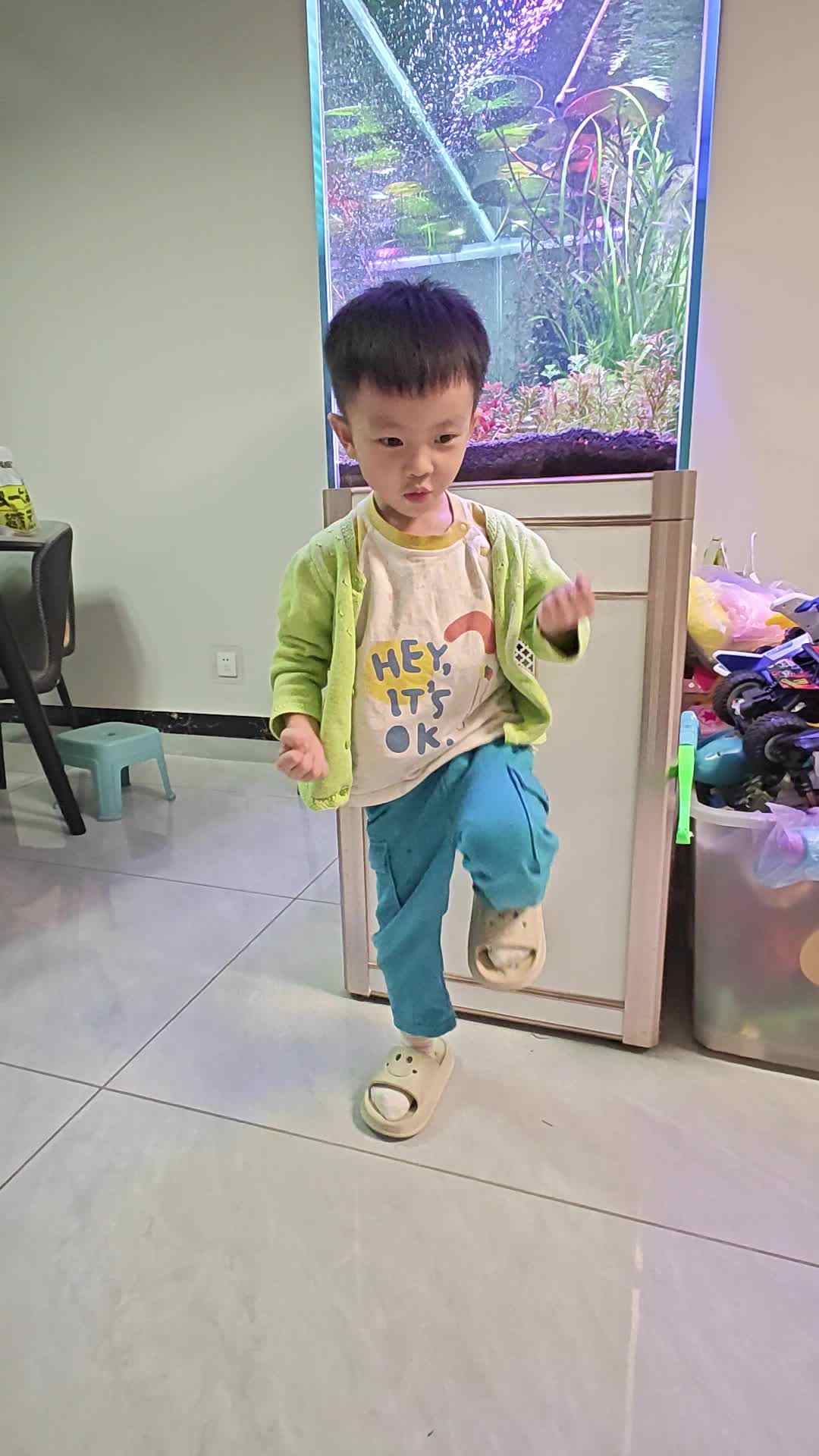 大 A 班罗振东高抬腿交替.mp4