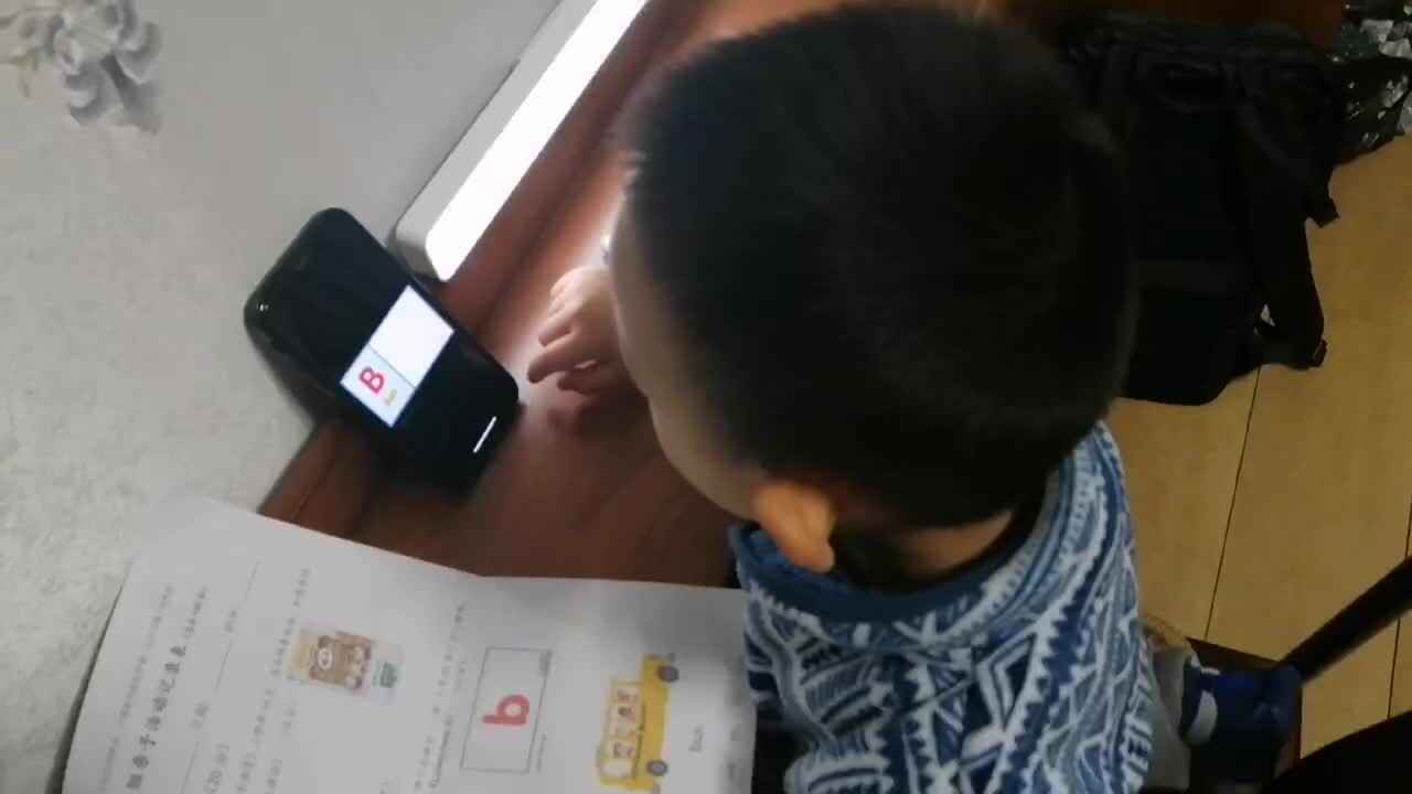 ⁣⁣⁣⁣⁣⁣⁣中A班2024.11.4李柯辰英语B.mp4