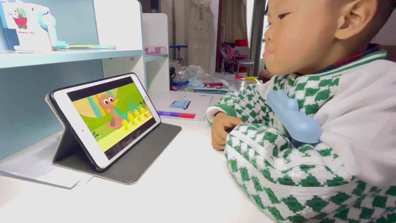 ⁣⁣⁣11.9大b 田熙辰（观看⁣《Five little Ducks》 trim.85A37B39-AFB1-4195-9A4B-BAA3BC967B71.MOV