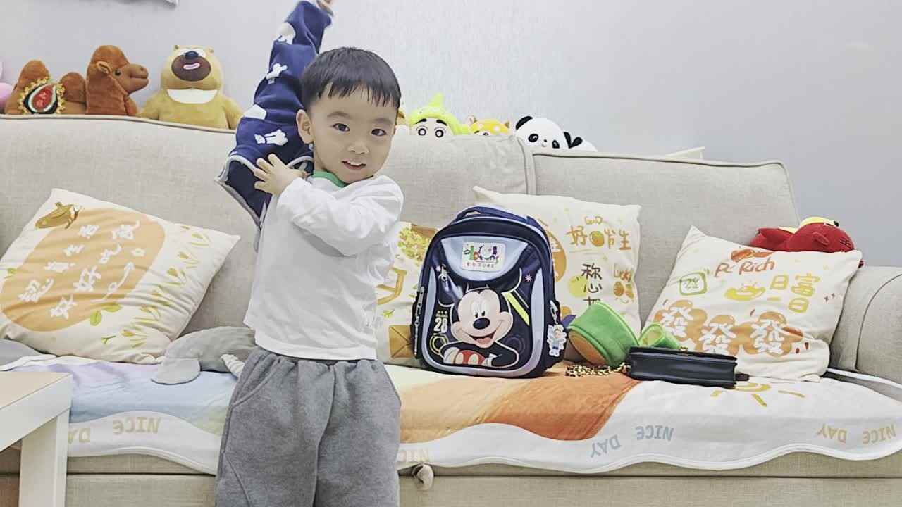 中A班蒋熠_202411 12_穿外套mp4