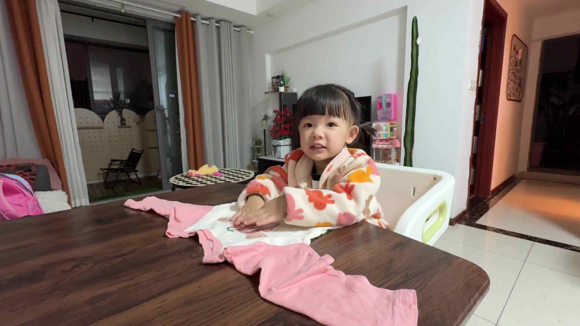 2024.11.3 我会自己叠衣服