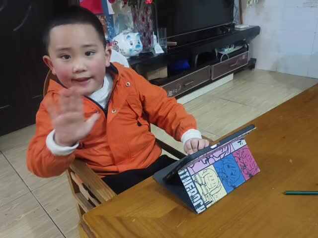 20241124大B班赵芃栎观看古诗视频《从军行》