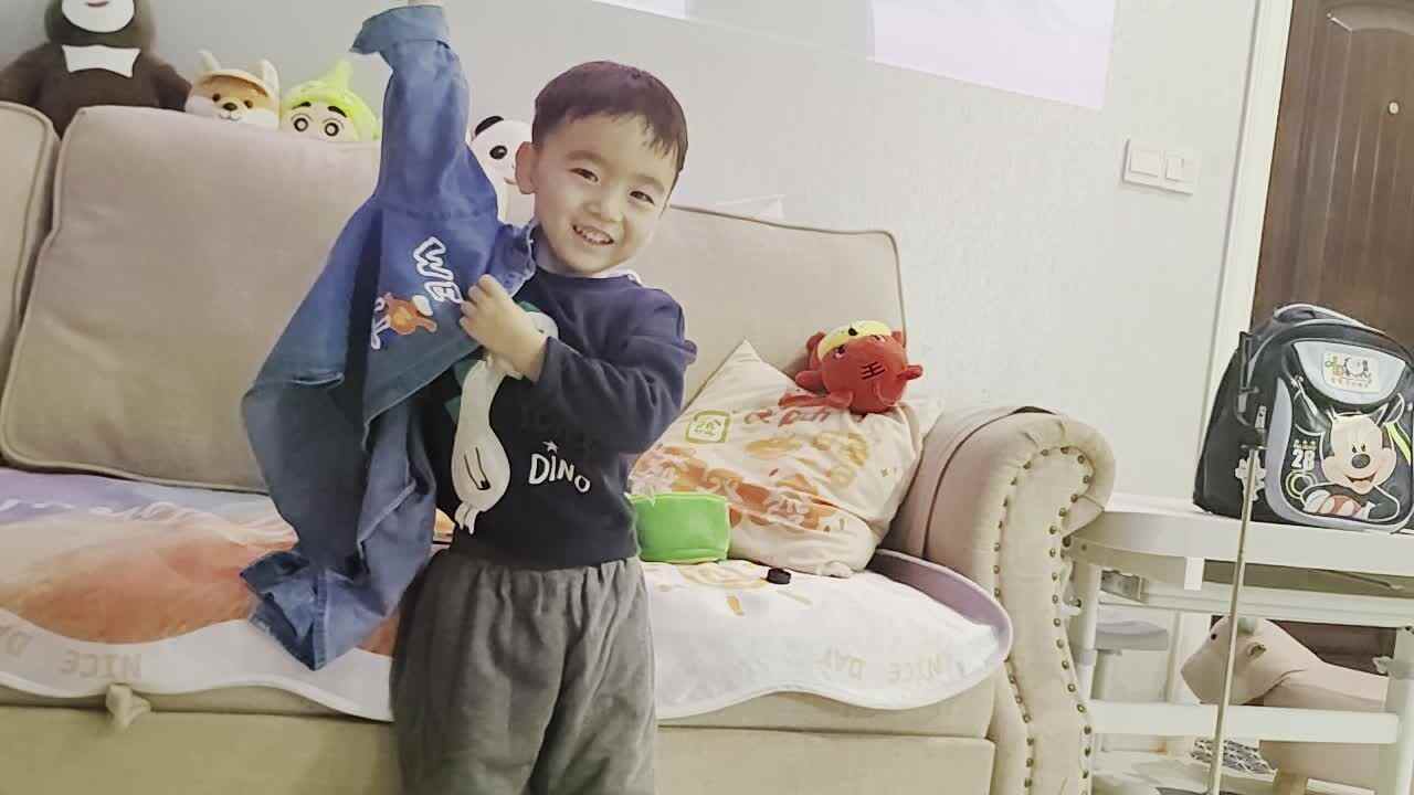 中A班蒋熠_202411 13_穿外套mp4