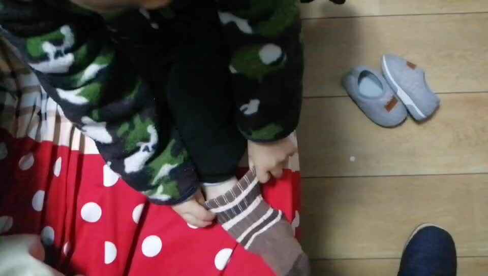 ⁣⁣⁣⁣中A班2024.11.27李柯佑穿袜子.mp4