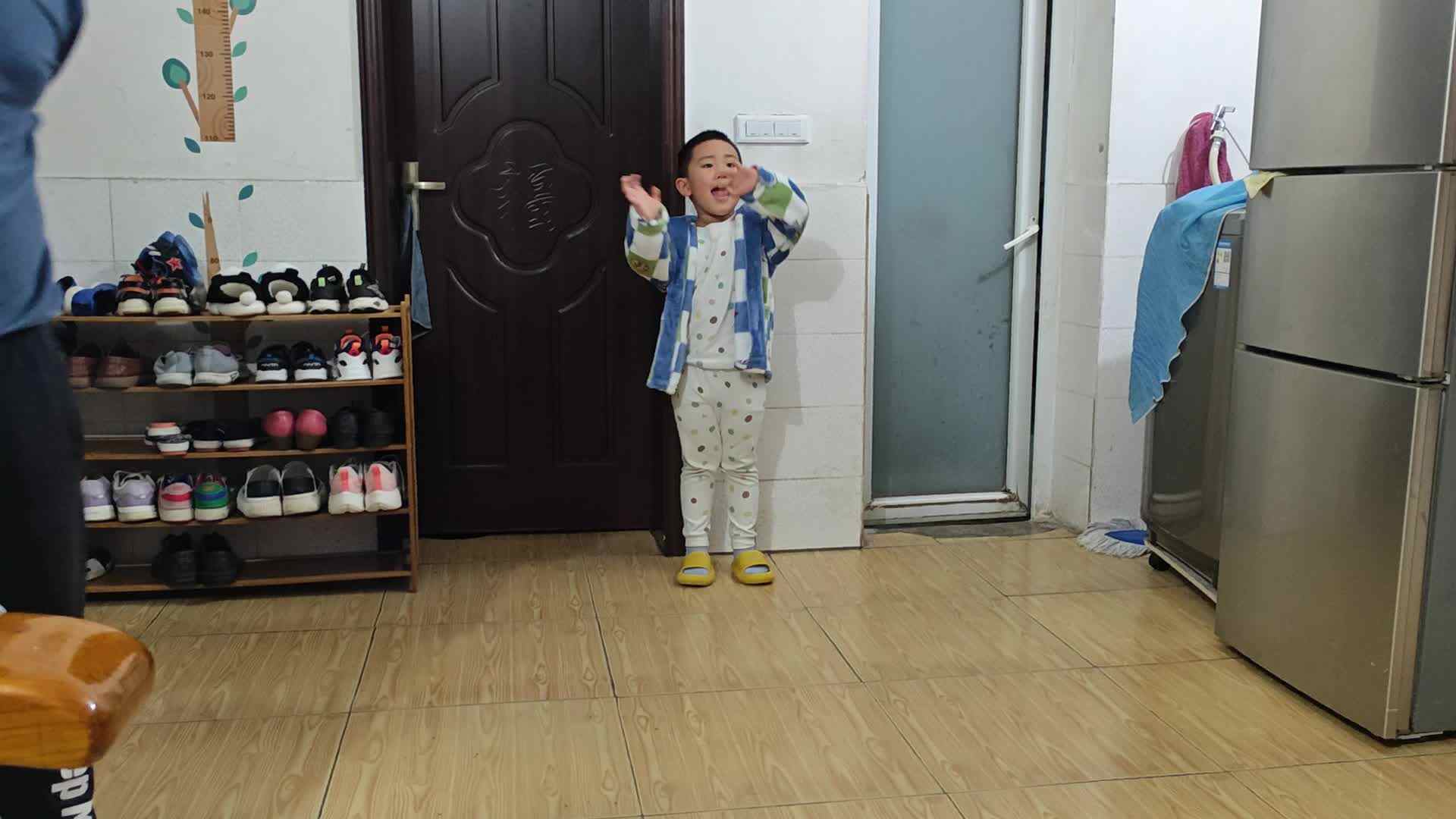 20241107大B班赵芃栎练习单脚连续跳